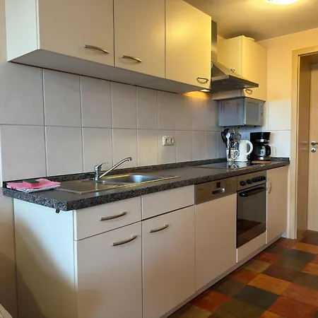 Gemuetlicher Aufenthalt Am Wieker Hafen *