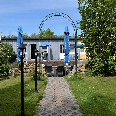 Gemuetlicher Aufenthalt Am Wieker Hafen *